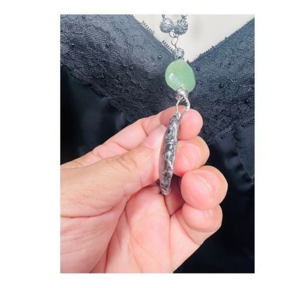 Artisan Magnifying Glass Caged in Silver-Blend Metalwork Jade Wire-Wrap Necklace - Picture 6 of 14